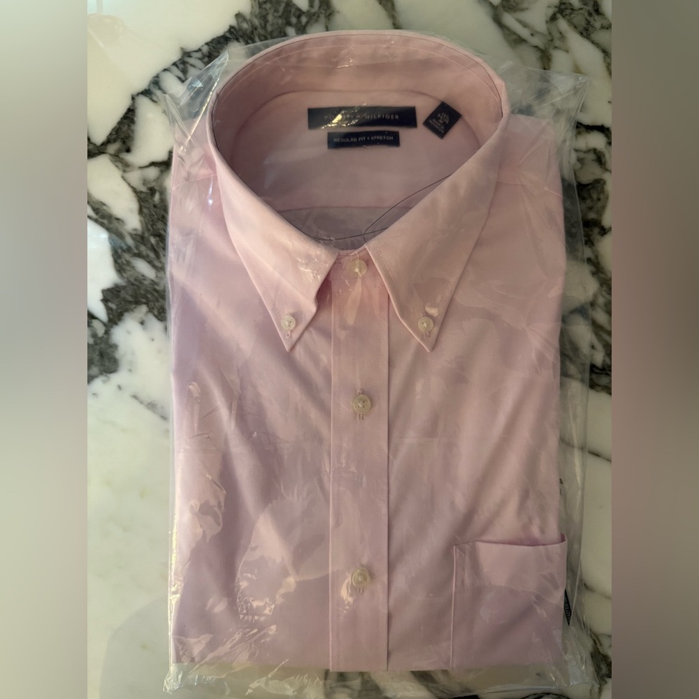 Tommy Hilfiger Button Down men’s Pink collared shirt Size Medium